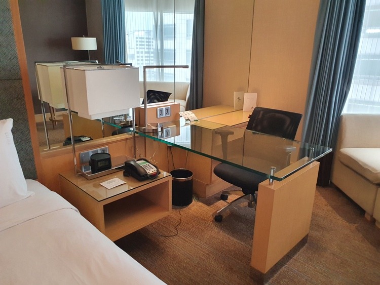 Desk & Office Chair at Holiday Inn, Silom