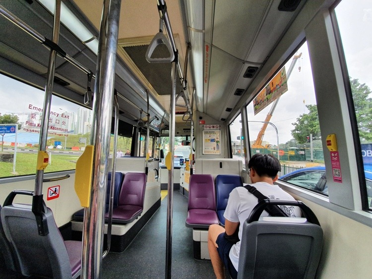 Bus from Singapore Woodlands Train Station to MRT Woodlands