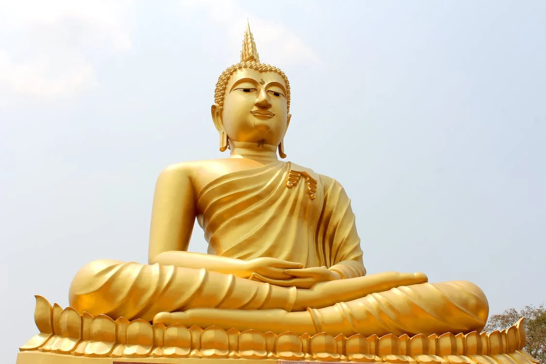 picture of a buddha statue