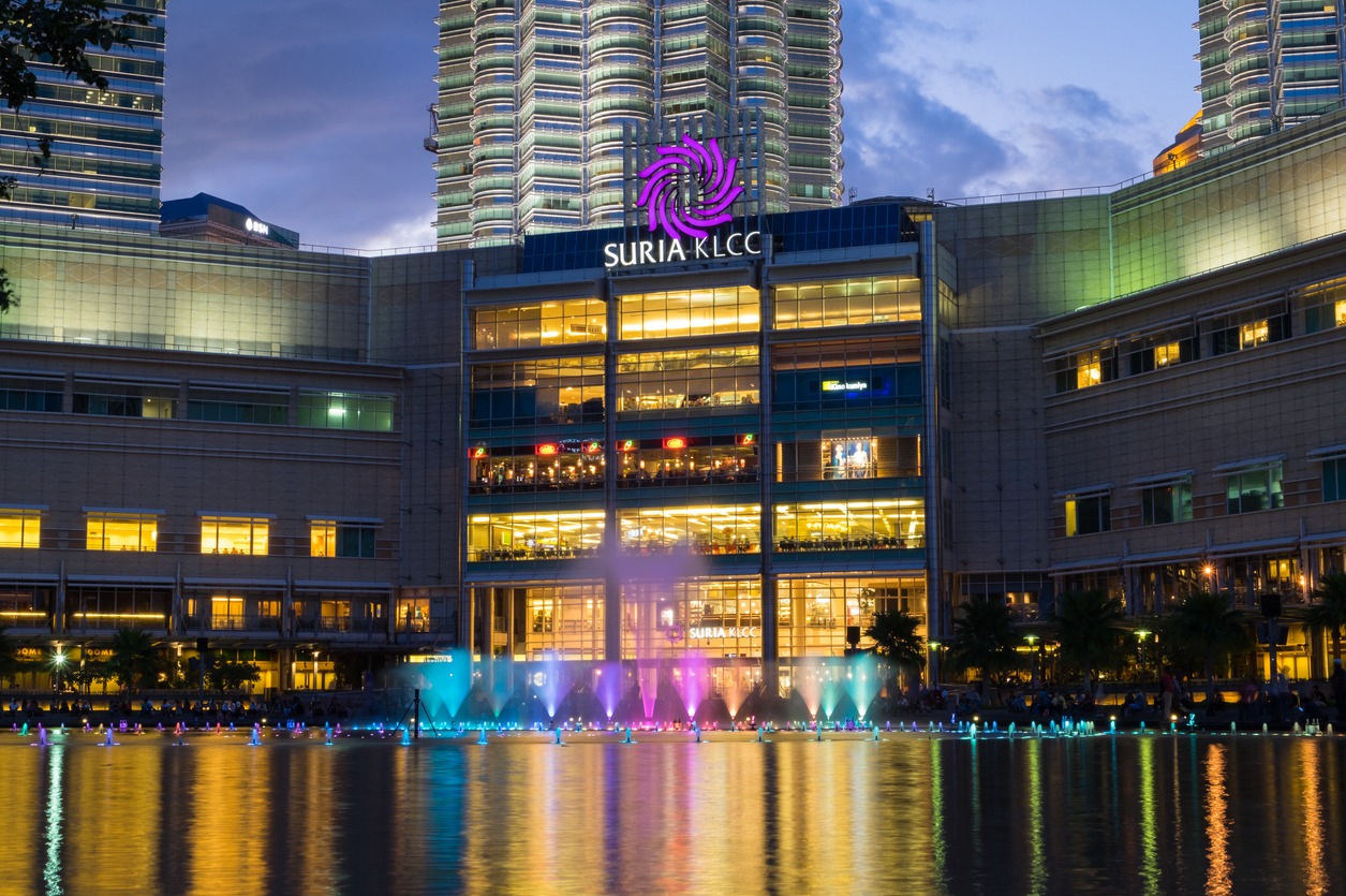Suria KLCC photos, architecture photos, building exterior photos, built structure photos, capital cities photos, city life photos, cultures photos, fountain photos