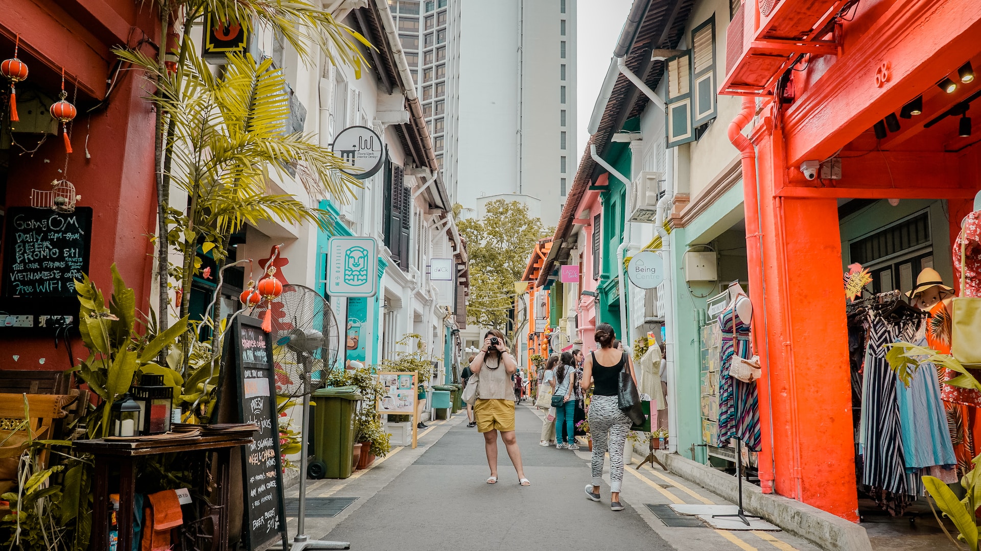 Singapore, explore, tourist, photography, taking a photo, millennial, colorful, street photography, people images & pictures, building, free stock photos