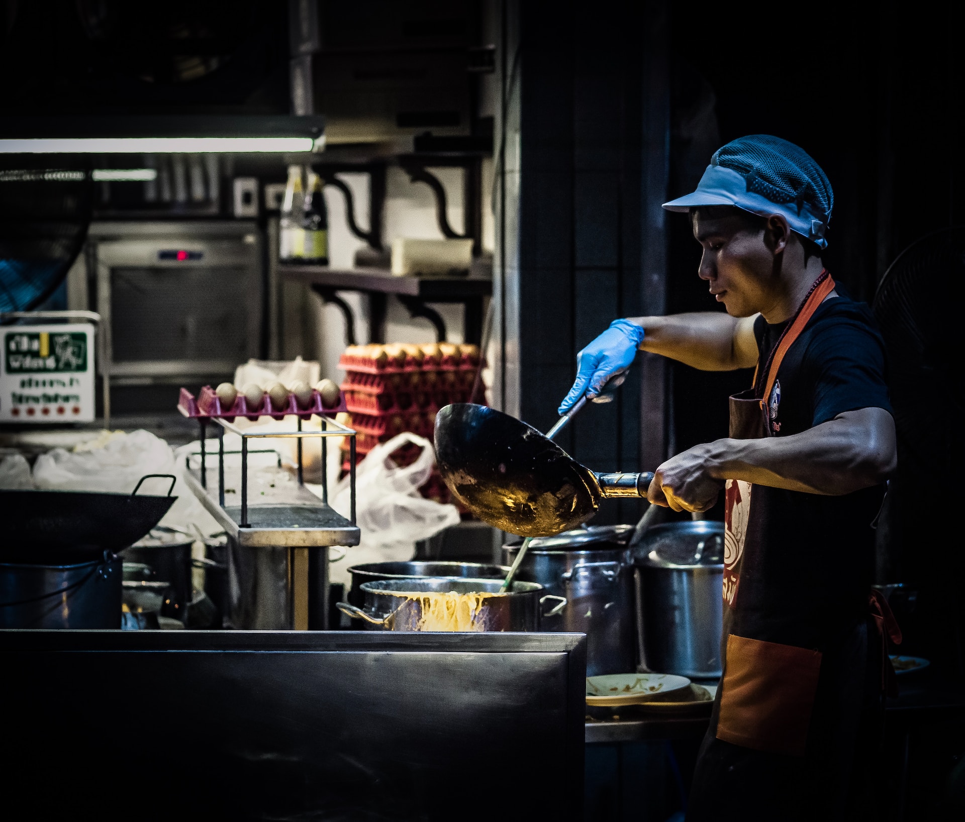 Thailand, Bangkok, food images & pictures, travel images, cooking, chef, pan, Asia, people images & pictures, human, apparel, hat, building, meal, HD screen wallpapers, monitor, LCD screen, electronics, display, factory, free pictures