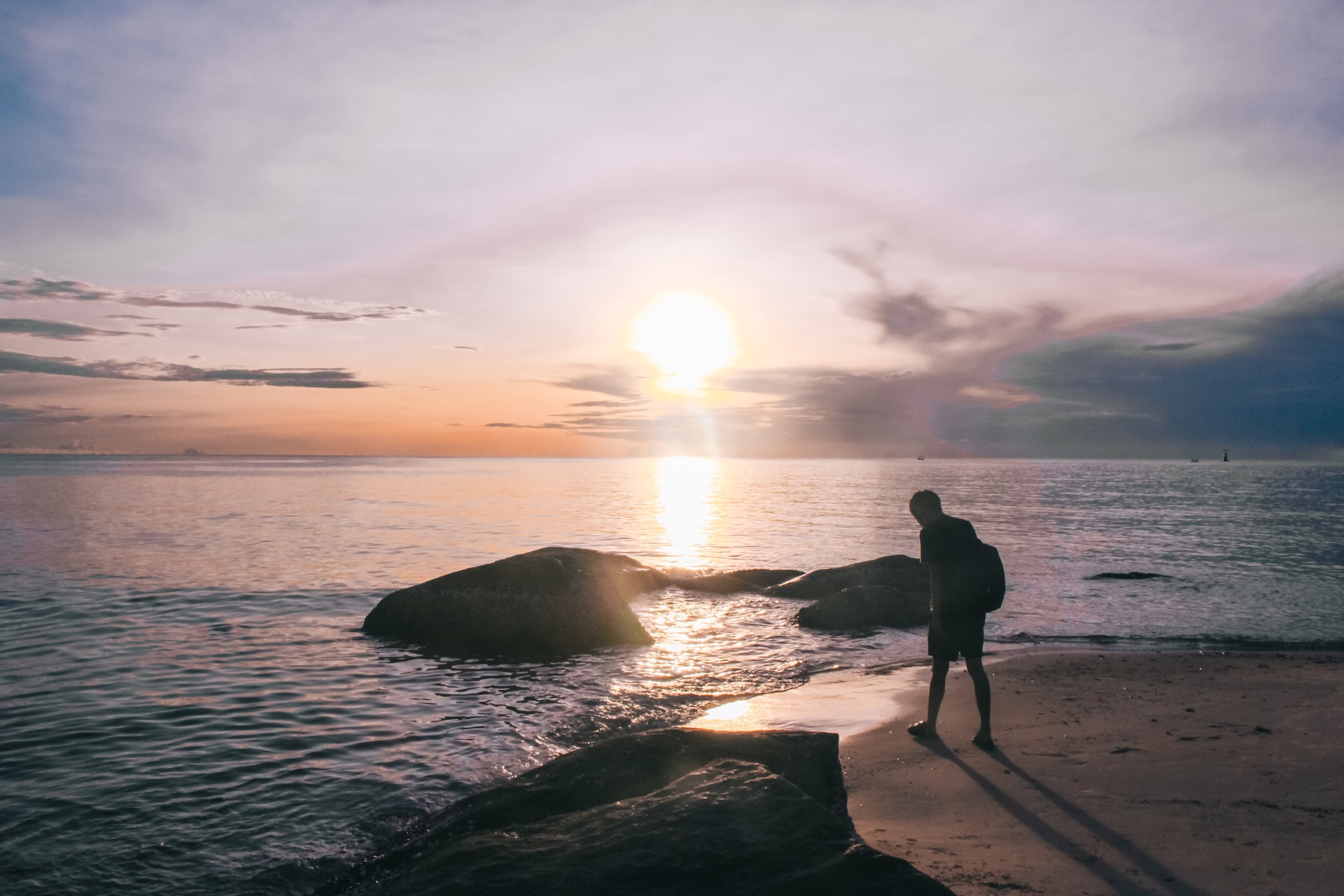 sea, lightroom, cannon, sunrise, sun images & pictures, nature images, people images & pictures, sun images & pictures, HD ocean wallpapers, sunlight, standing, beach images & pictures, dusk, photography, horizon, HD wallpapers