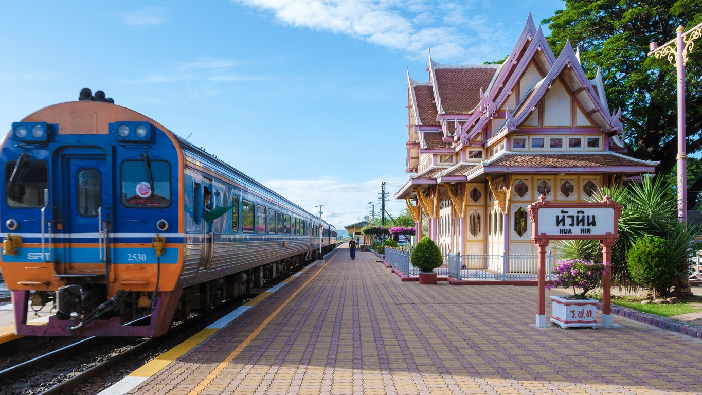 Hua Hin, Thailand photos, railroad station photos, subway station photos, Thailand photos, adult, ancient, architecture photos, arrival photos, Asia photos