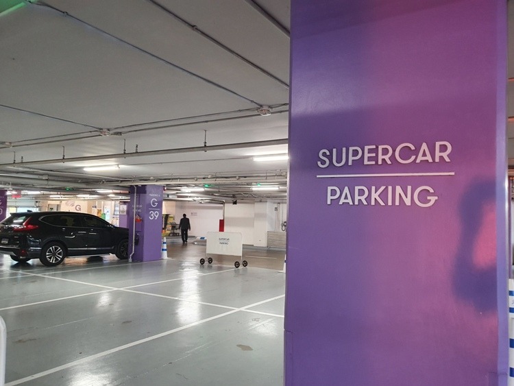 Supercar Parking Ay Hua Hin