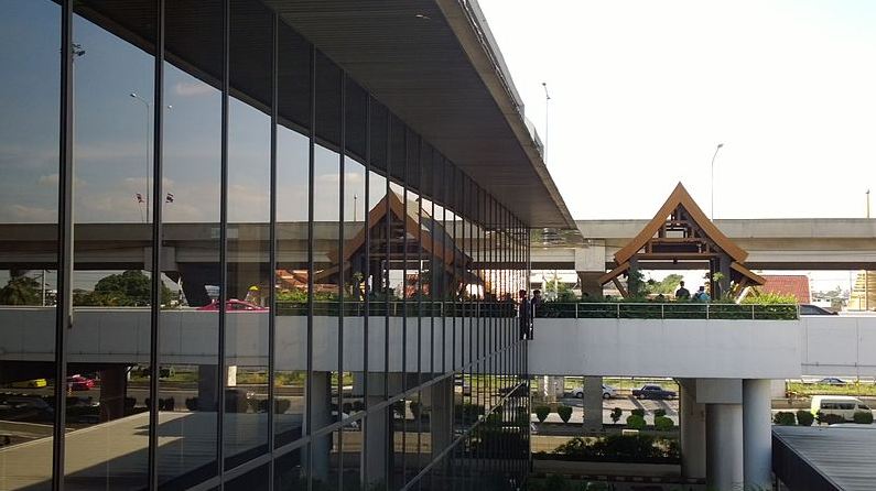 Sanambin,_Don_Mueang,_Bangkok,_Thailand_-_panoramio_(10)