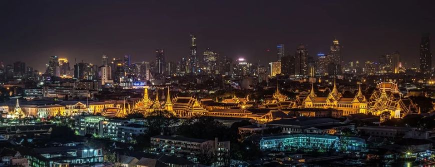 grand-palace-bangkok-temple-night