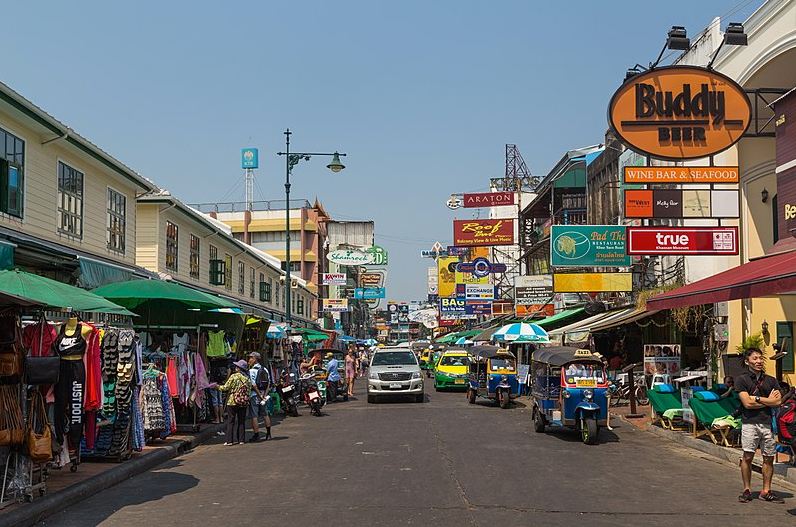 Bangkok,_Dystrykt_Phra_Nakhon,_Ulica_Khaosan
