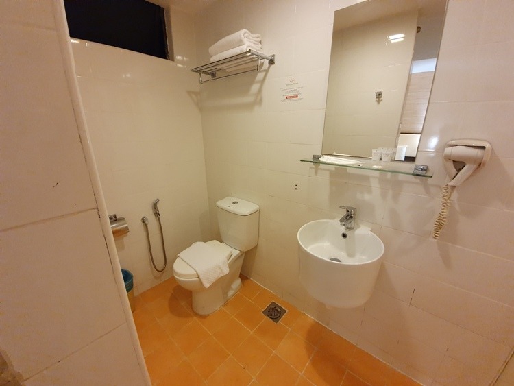 Standard Room Bathroom at Citrus Hotel, Johor Bahru
