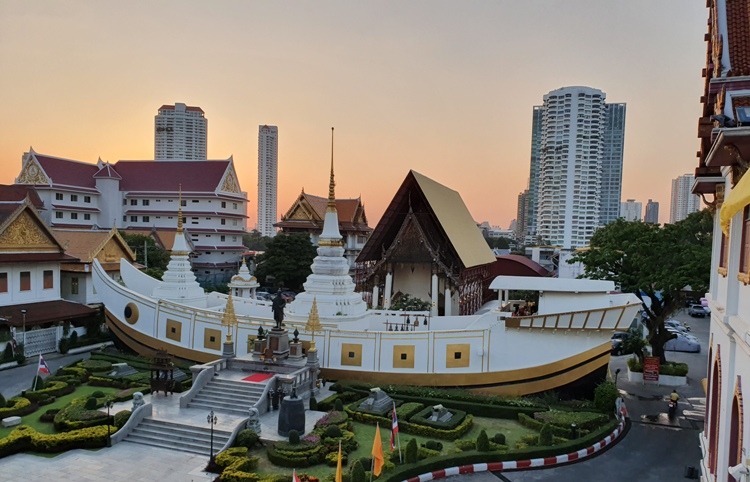 Wat Yannawa Boat Temple, Bangkok