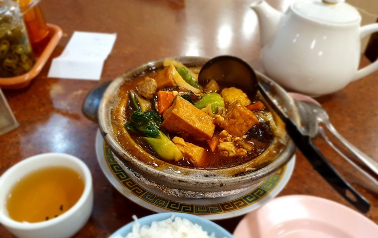 Claypot Tofu with Mixed Vegetables at Kwn Im Vegetarian, Singapore