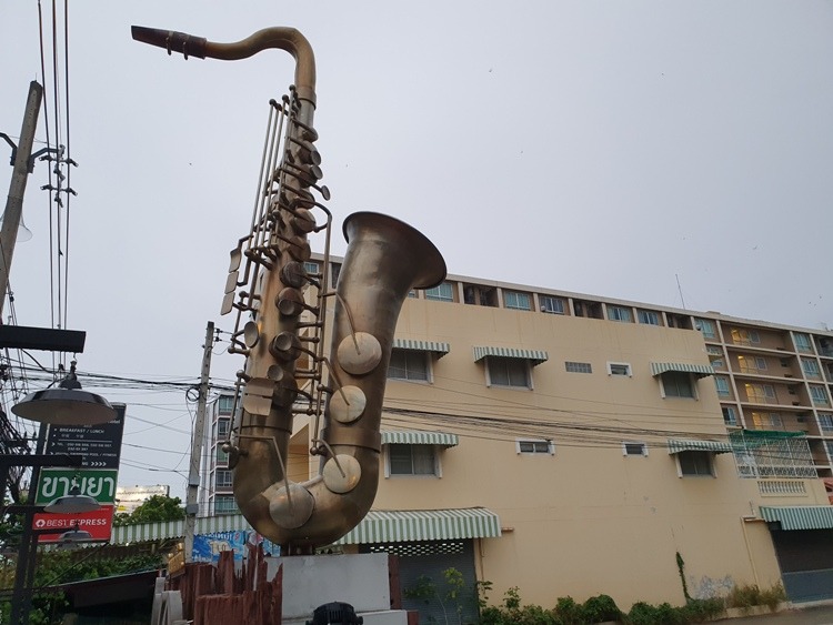 Giant Saxophone