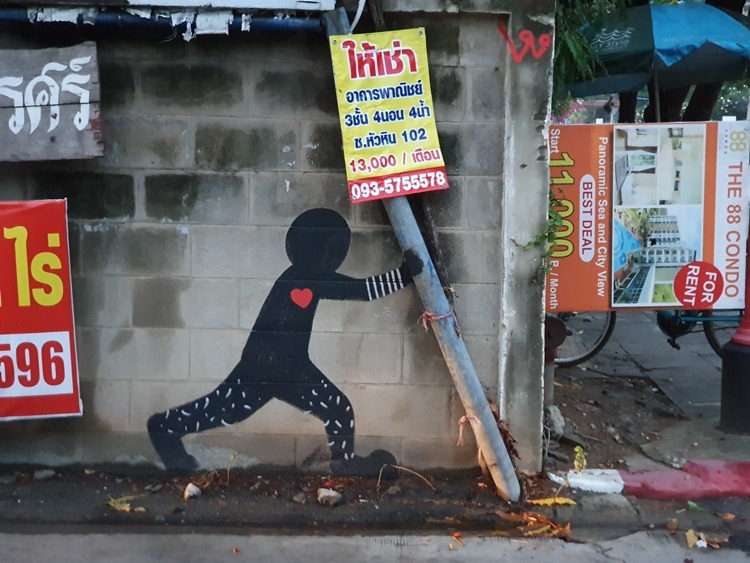 Hua Hin Street Art - Hold Up The Post