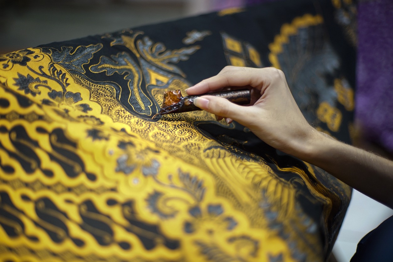 batik photos, craft photos, factory photos, making photos, tradition photos, manufacturing photos, pattern photos, craft product photos